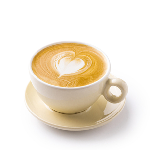 Eine Tasse Cappuccino mit herzförmigem Milchkaffee obenauf, serviert in einer cremefarbenen Tasse mit Untertasse vor einem weißen Hintergrund.