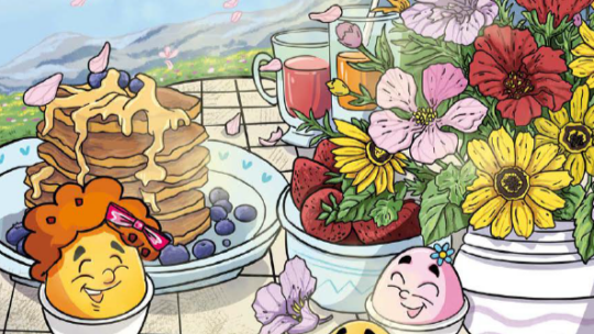 Eine farbenfrohe Illustration einer Frühstücksszene mit Pfannkuchen, die mit Sirup und Blaubeeren belegt sind, einem Strauß bunter Blumen, Obst, Getränken und lächelnden, animierten Eierfiguren, die die fröhliche Umgebung im Freien genießen.