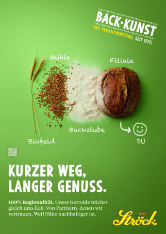 Ein Brotlaib, ein Weizenstängel und verstreute Körner sind auf grünem Hintergrund mit "Filiale", "Mühle", "Biofeld" und "Backstube" beschriftet und weisen auf die lokale und nachhaltige Brotherstellung durch Ströck hin.