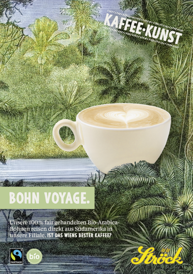 Eine Tasse Milchkaffee mit herzförmiger Latte wird vor einem üppig grünen Dschungel-Hintergrund dargestellt. Der Text auf dem Bild wirbt für fair gehandelten Bio-Kaffee und lautet: Kaffee-Kunst, Bohn Voyage, und Ist das Wiens bester Kaffee?.